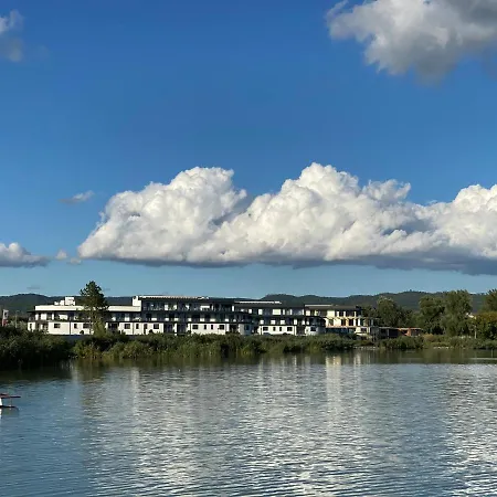 Royal Aquamarine - Lakeside Luxury Flat At Balaton *